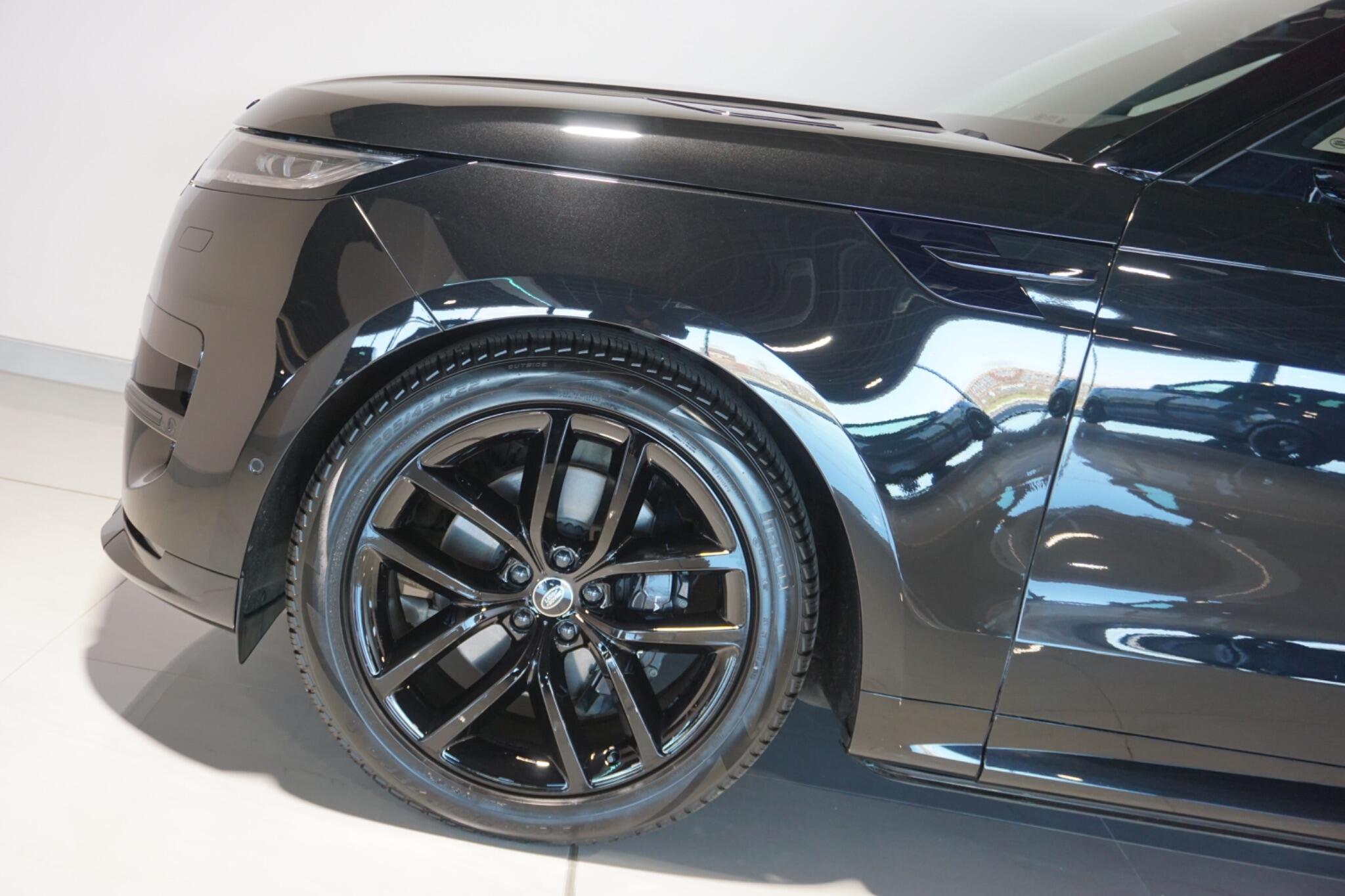 Land Rover Range Rover Sport 3.0 D300 MHEV Dynamic SE SUV 5dr Diesel Auto 4WD Euro 6 (s/s) (300 ps)